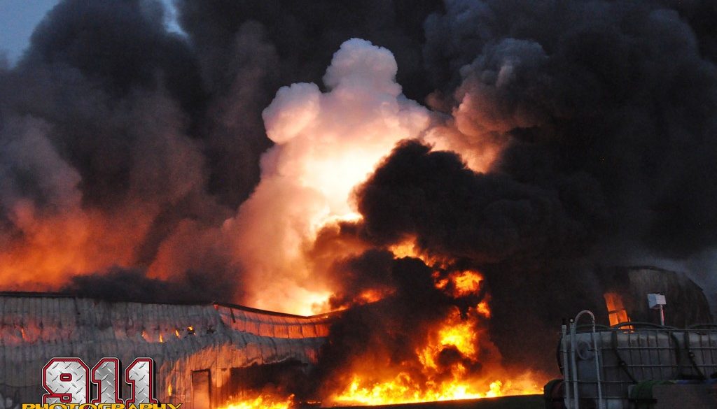 chemfire smoke plant explosion chemical dangerous death injusry smoke smog ruin