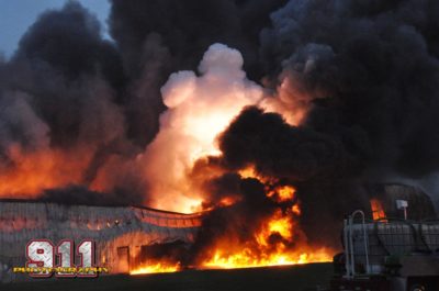 chemfire smoke plant explosion chemical dangerous death injusry smoke smog ruin