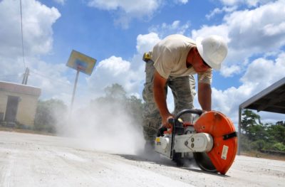 construction saw dust silica breathing hazard worker safety