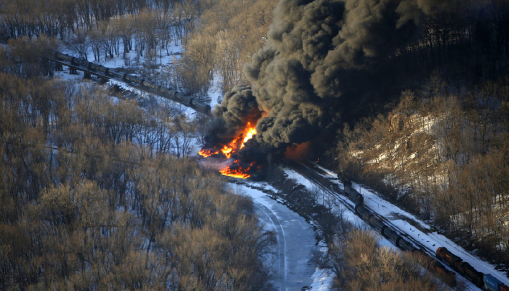 fire train crash oil train dangerous death explosion smoke environmental impact environment