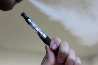 vaping tobacco e-cigarette 2